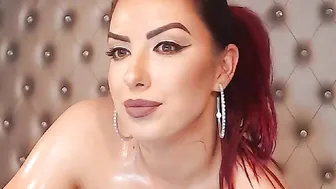 amberely Gentle doll is washing in the shower
