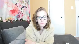 songbirdbabe Shy model masturbates cunt