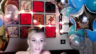 dkiller Cute slut jerks her pussy on people