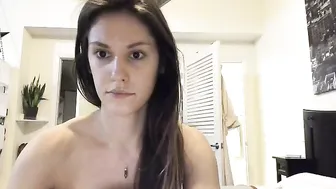 missmiashelby playing with her ass and pussy