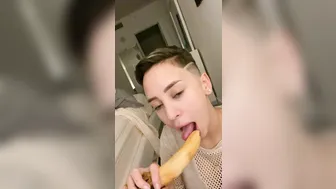 veronica victoria onlyfans Black-haired woman
