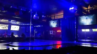 orenda onlyfans hot beast jerking her shaved cunt