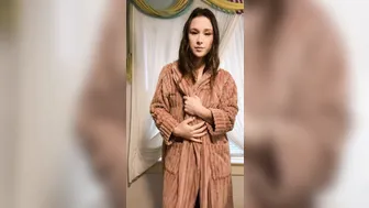 secretlittle onlyfans Dark-haired Yana