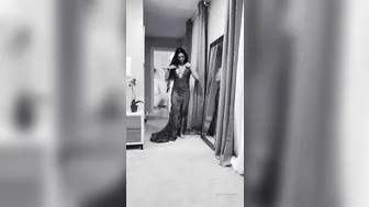 aspen rae onlyfans naked babe demonstrates chocolate body