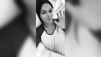 aspen rae onlyfans beauty close fingers clit