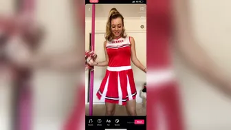 breelouisexoxo onlyfans greedily fucks her pussy