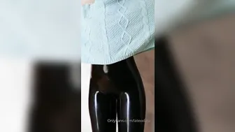 latexx lara onlyfans crazy queen gently pulls the vagina