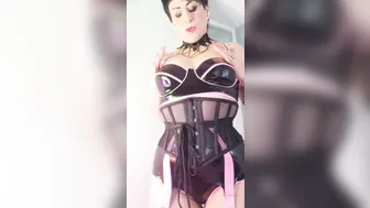 miss nera skye onlyfans spectacular babe jerks off anus