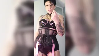 miss nera skye onlyfans spectacular babe jerks off anus