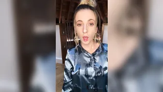 littlepidge onlyfans shy babe shows shaved cunt
