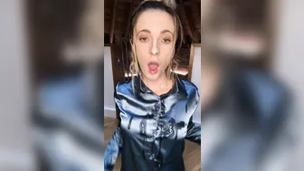 littlepidge onlyfans shy babe shows shaved cunt