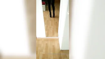 latexx lara onlyfans Restless girl