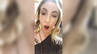 littlepidge onlyfans big breasted passion rubs the body with oil