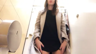 sweetiem onlyfans manyvids a woman with a wide pelvis gets shaved cunt