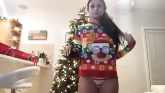 ariana marie onlyfans dark skinned lady gently jerks her pussy