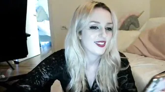 kweenflaxi myfreecams appetizing wench rides sex toy