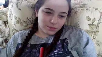 besseeee chaturbate juicy slut gently masturbates cunt