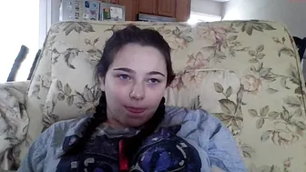 besseeee chaturbate juicy slut gently masturbates cunt