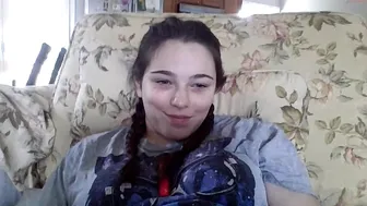 besseeee chaturbate juicy slut gently masturbates cunt