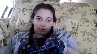 besseeee chaturbate juicy slut gently masturbates cunt