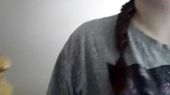 besseeee chaturbate juicy slut gently masturbates cunt