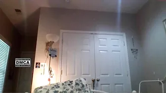besseeee chaturbate blissful bitch pulls pussy