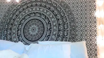 besseeee chaturbate naughty babe caresses vaginal hole