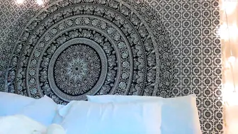 besseeee chaturbate naughty babe caresses vaginal hole