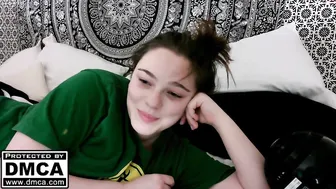 besseeee chaturbate incendiary slut pulls his cap with his fingers