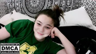 besseeee chaturbate incendiary slut pulls his cap with his fingers