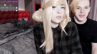 cuckold_couple_ chaturbate crazy doll caresses pussy and tits