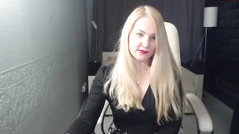 _wandering_angel chaturbate big ass blonde in stockings twisting her ass