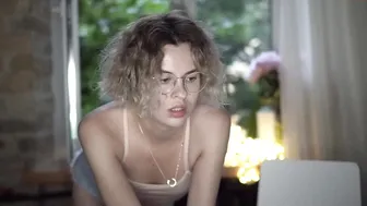 shy_infinity88 chaturbate nude chick posing on the couch