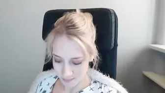 kimidrew chaturbate the bitch paid the courier for the pizza