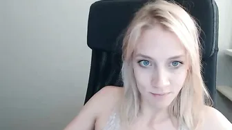 kimidrew chaturbate domestic doll will set you free with light striptease