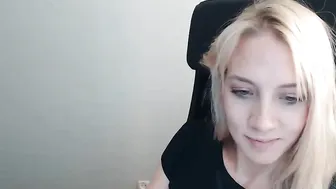 kimidrew chaturbate domestic doll will set you free with light striptease