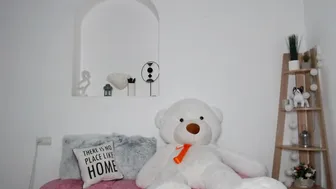 _little_miss chaturbate sexy ladies teasing shaved pussies