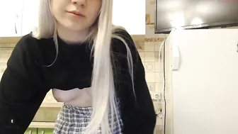 wunvmw chaturbate bitch in high heels and her sexy legs