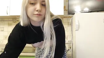 wunvmw chaturbate bitch in high heels and her sexy legs