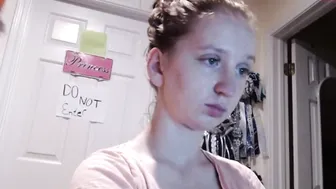 thekitkatkitten chaturbate busty woman chatting in chat