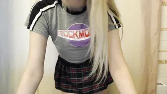 wunvmw chaturbate naked handjob on the floor