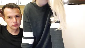 wunvmw chaturbate beautiful lady pulls pussy