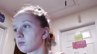 thekitkatkitten chaturbate graceful devil with her palm rubs her vagina