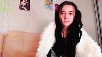 bella__coy chaturbate young beauty fucks phallus