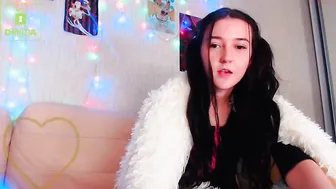 bella__coy chaturbate young beauty fucks phallus