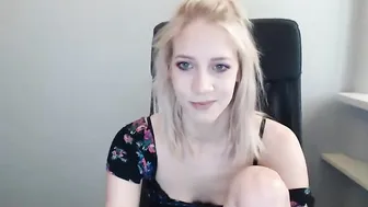 kimidrew chaturbate busty babe masturbates shaved cunt
