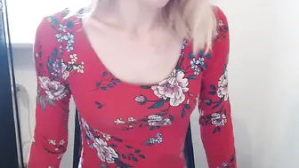 kimidrew chaturbate wonderful mother pulls the cap with her fingers