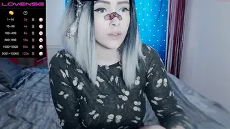 cuckold_couple_ chaturbate awesome brown girl in white stockings tickles her cap delicately