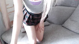 wunvmw chaturbate gorgeous lady caresses shaved vagina