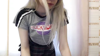 wunvmw chaturbate Dark haired girl